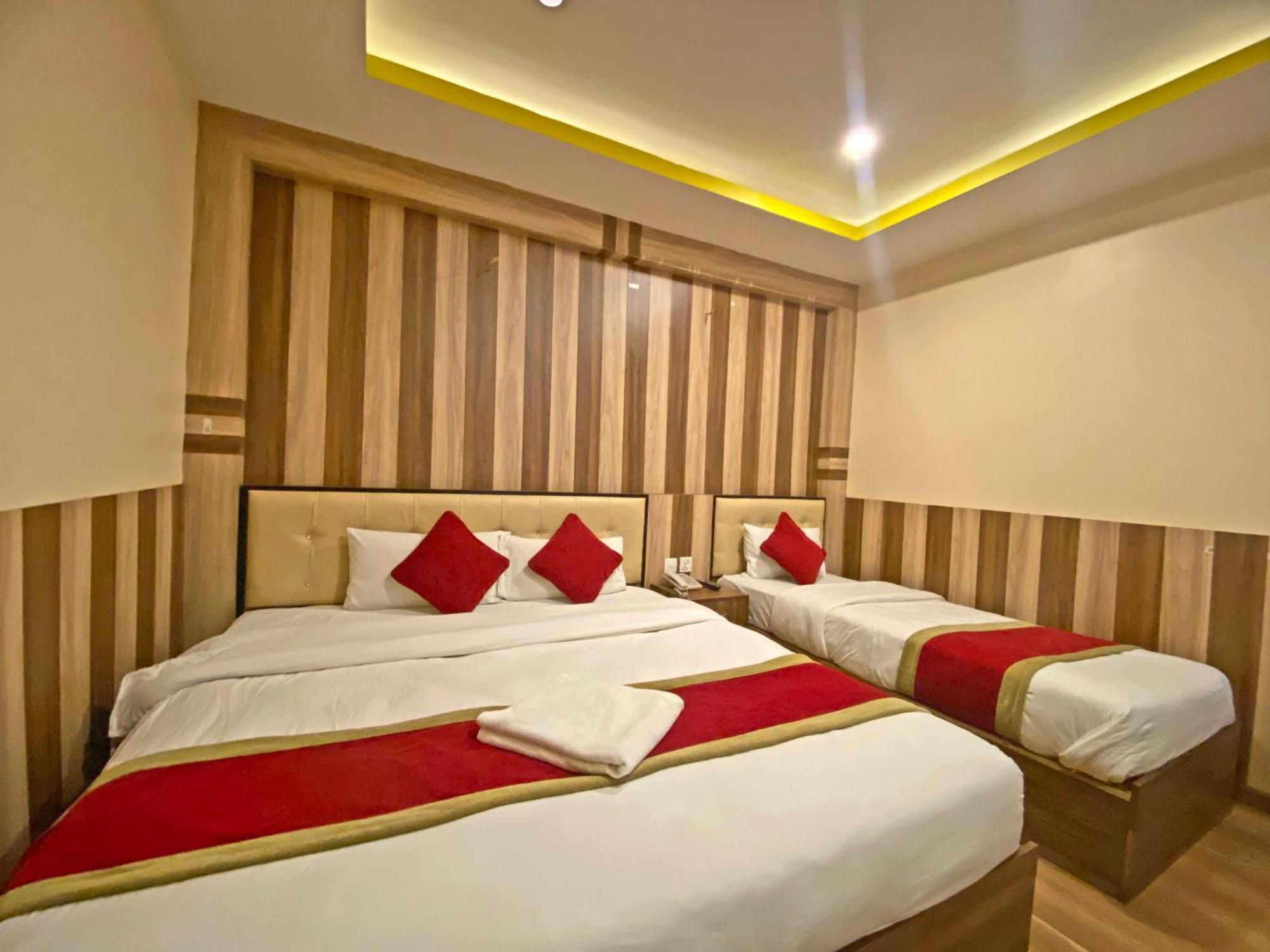 Hotel Airport Holiday Katmandu Dış mekan fotoğraf