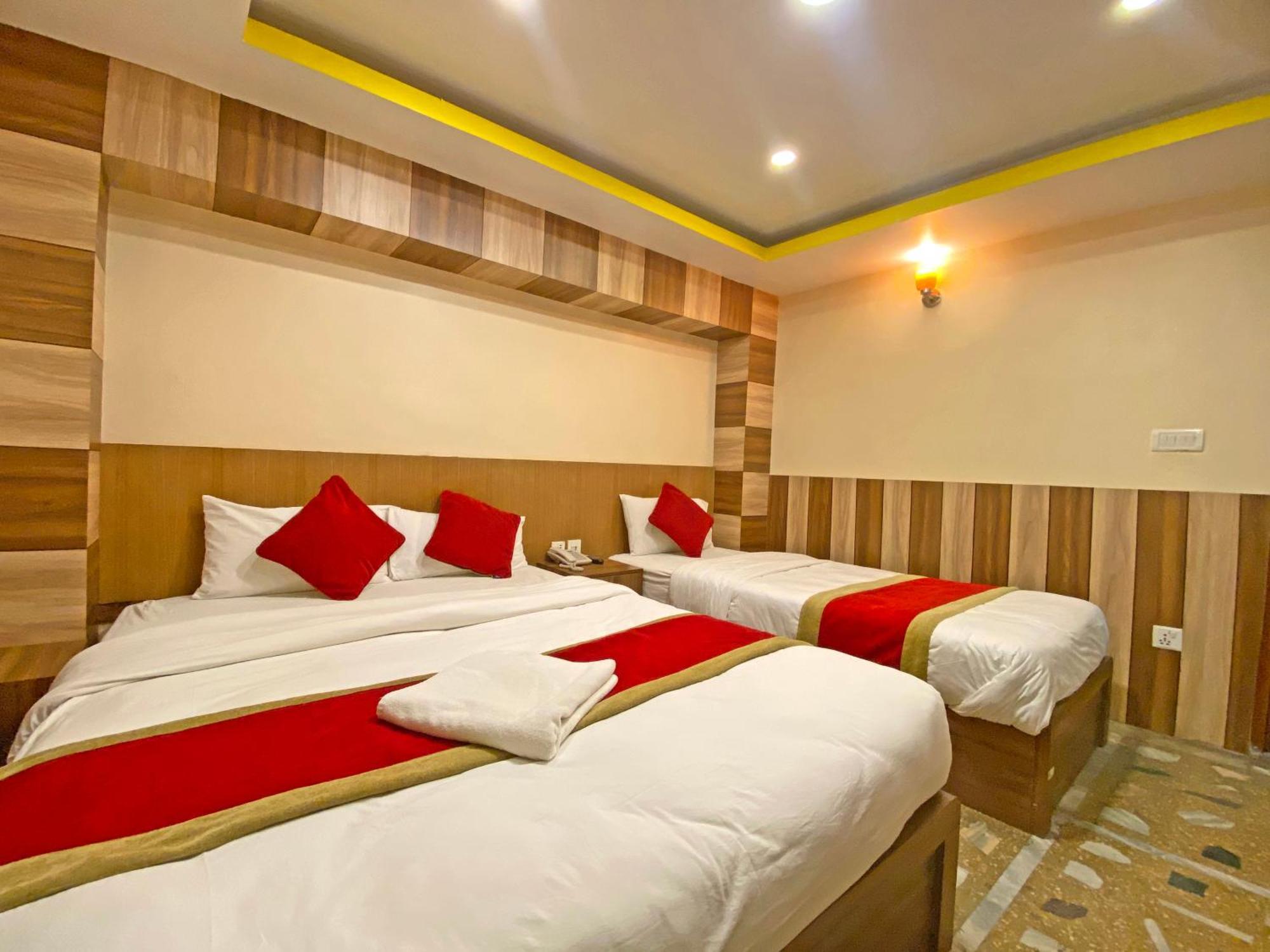 Hotel Airport Holiday Katmandu Dış mekan fotoğraf