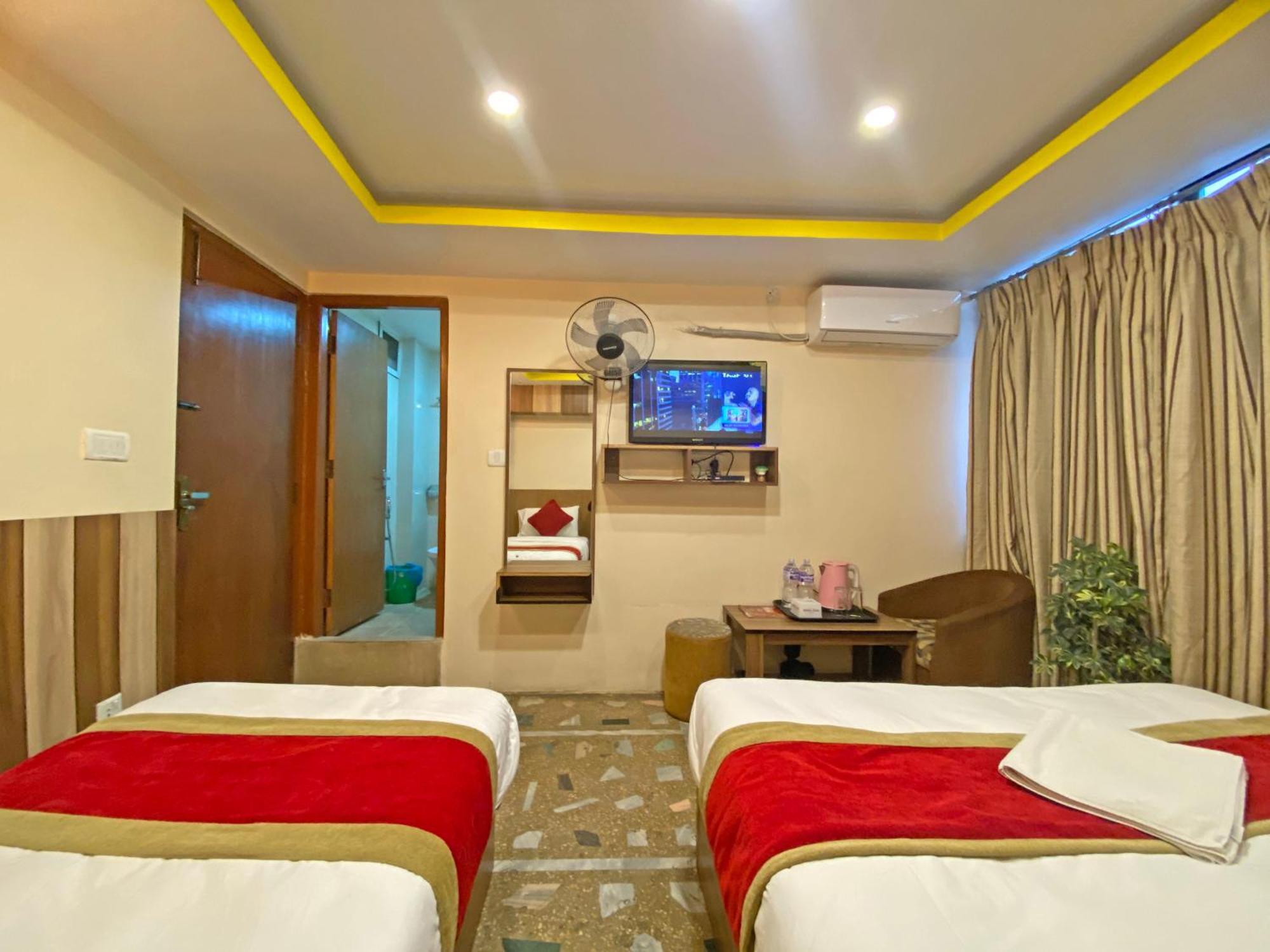 Hotel Airport Holiday Katmandu Dış mekan fotoğraf