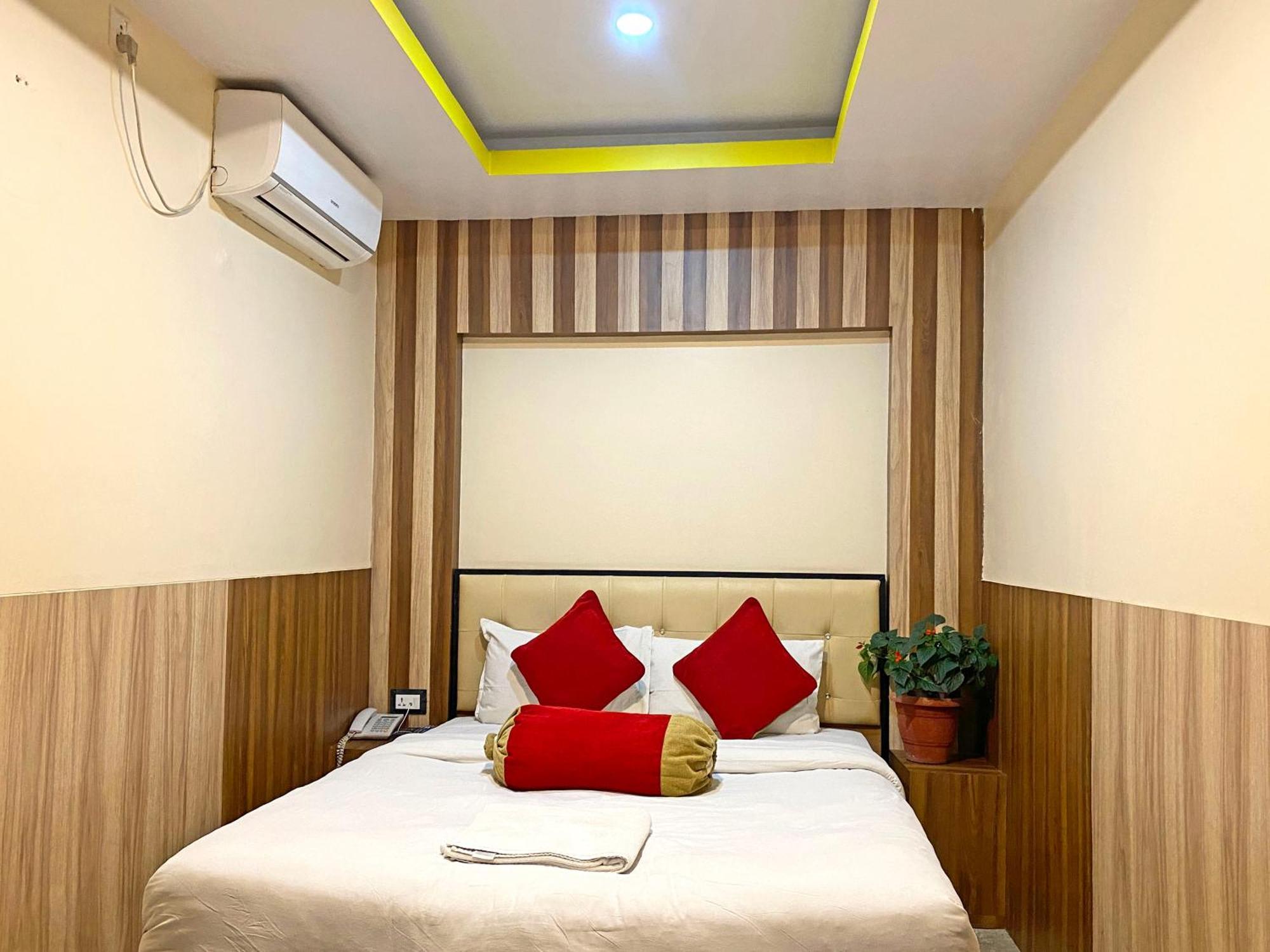 Hotel Airport Holiday Katmandu Dış mekan fotoğraf