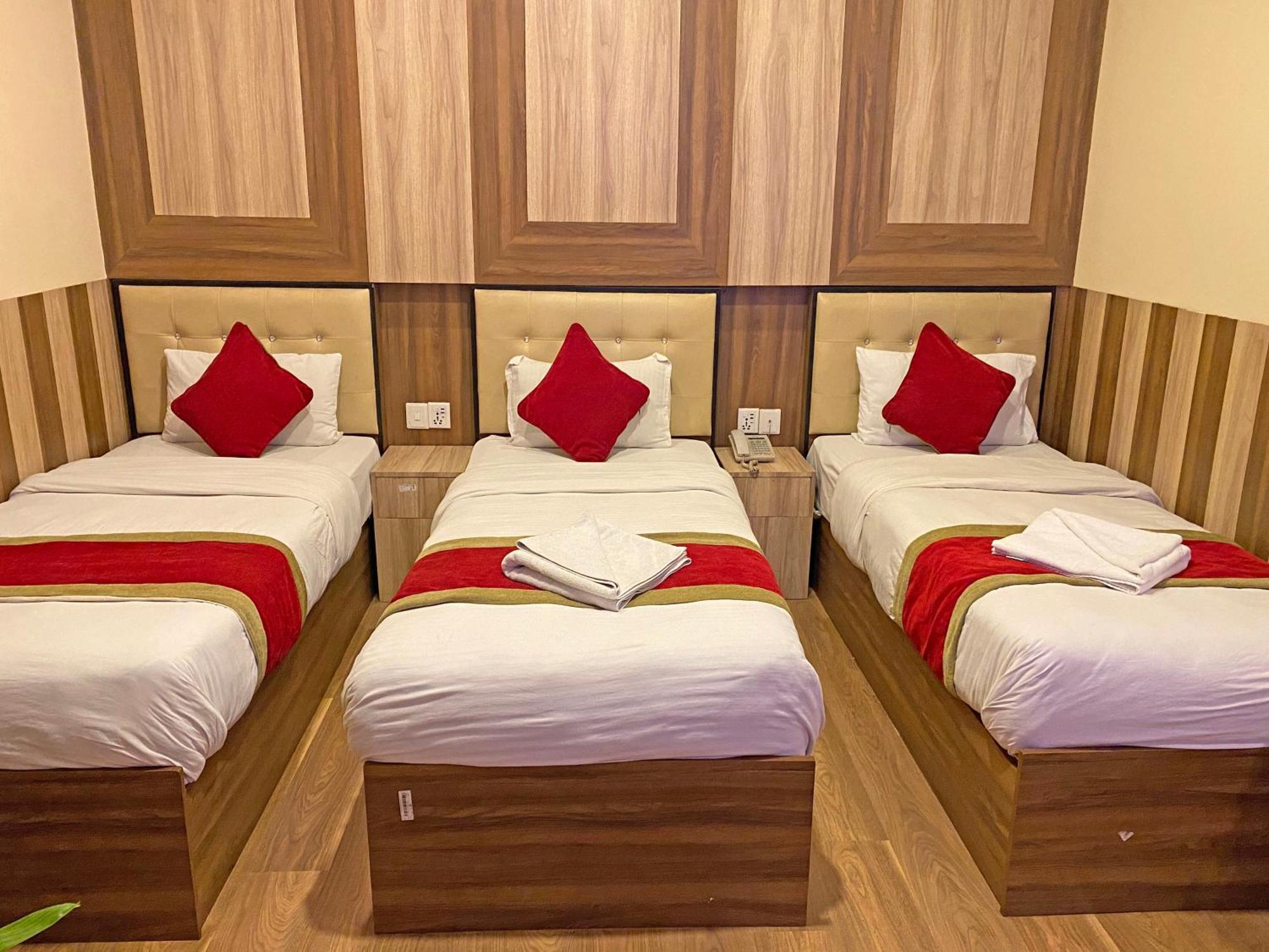 Hotel Airport Holiday Katmandu Dış mekan fotoğraf