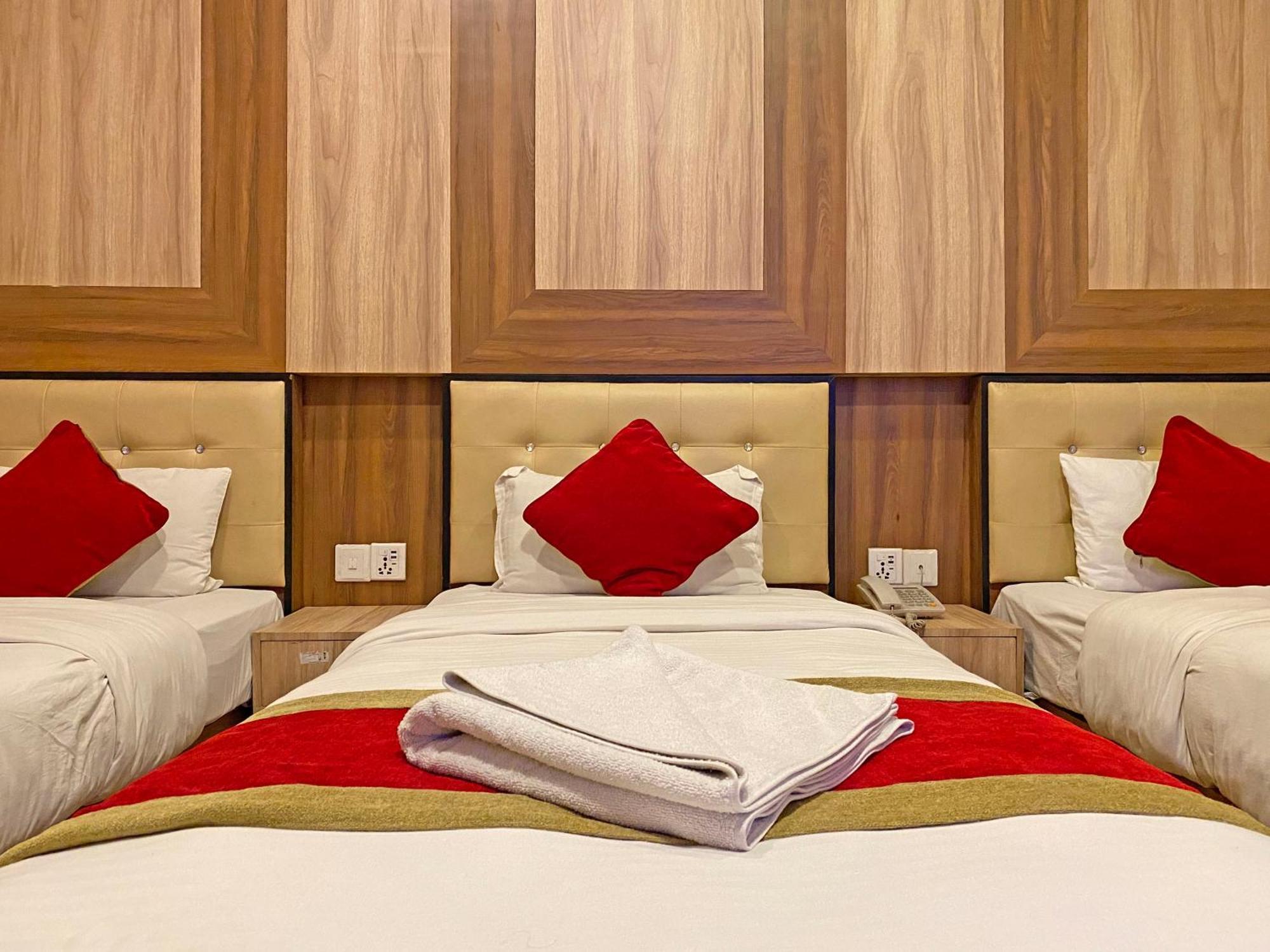 Hotel Airport Holiday Katmandu Dış mekan fotoğraf