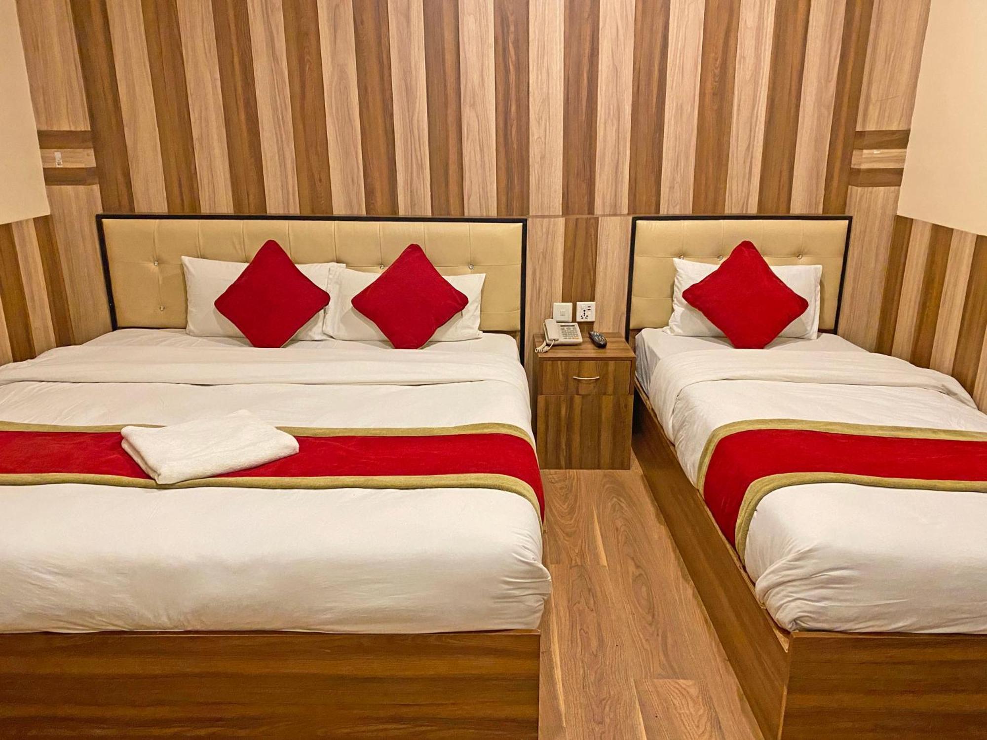 Hotel Airport Holiday Katmandu Dış mekan fotoğraf
