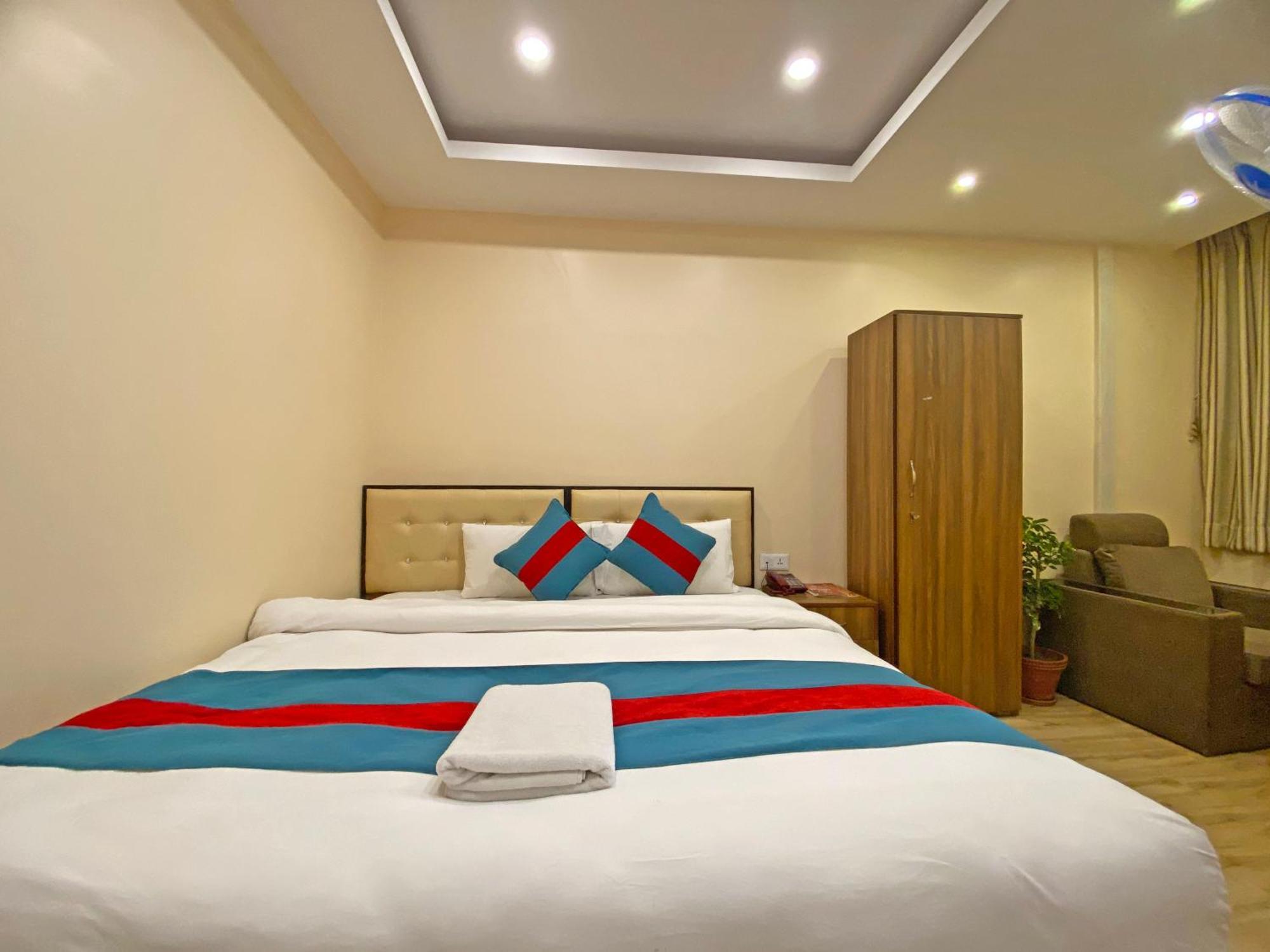 Hotel Airport Holiday Katmandu Dış mekan fotoğraf
