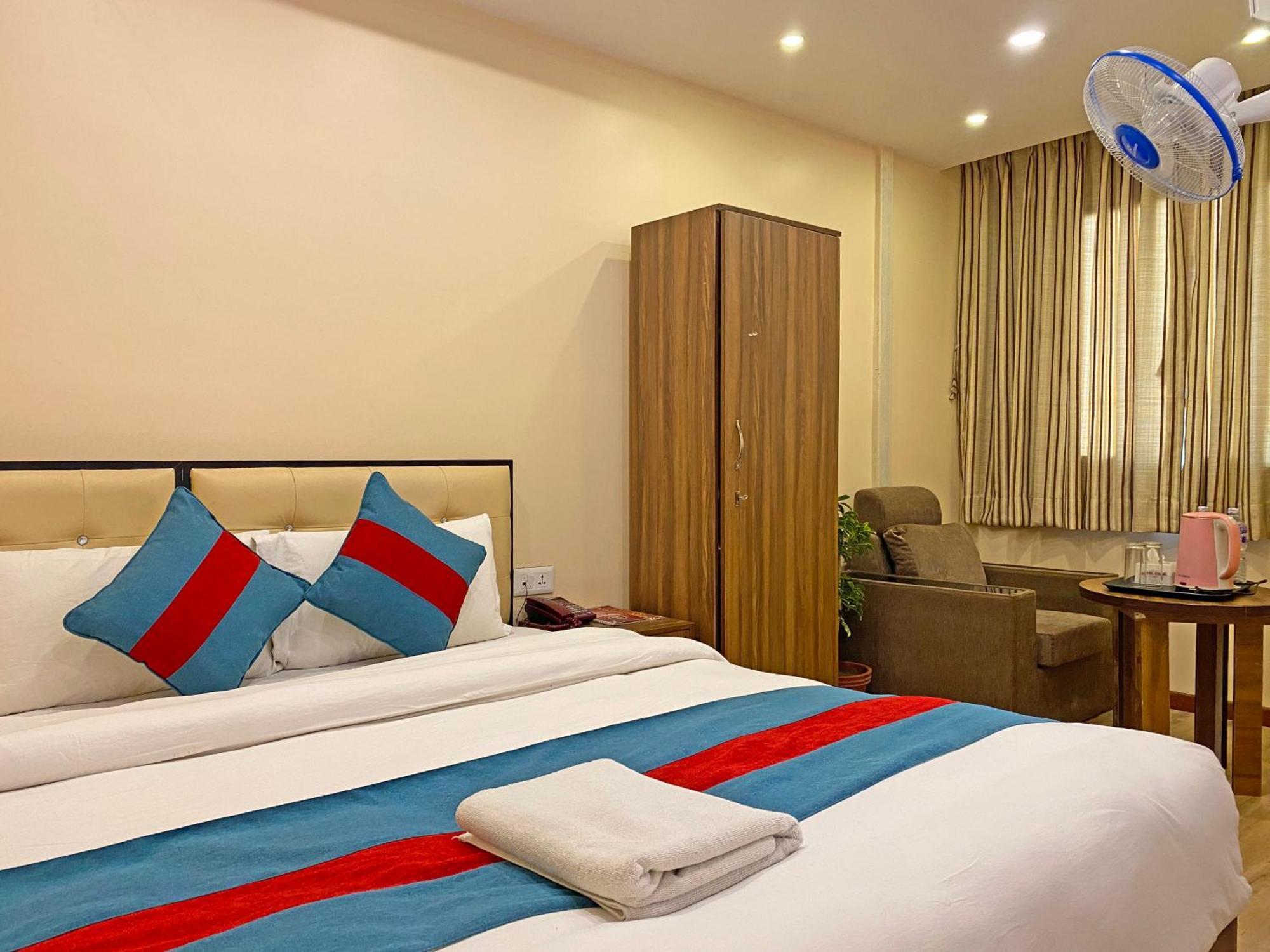 Hotel Airport Holiday Katmandu Dış mekan fotoğraf