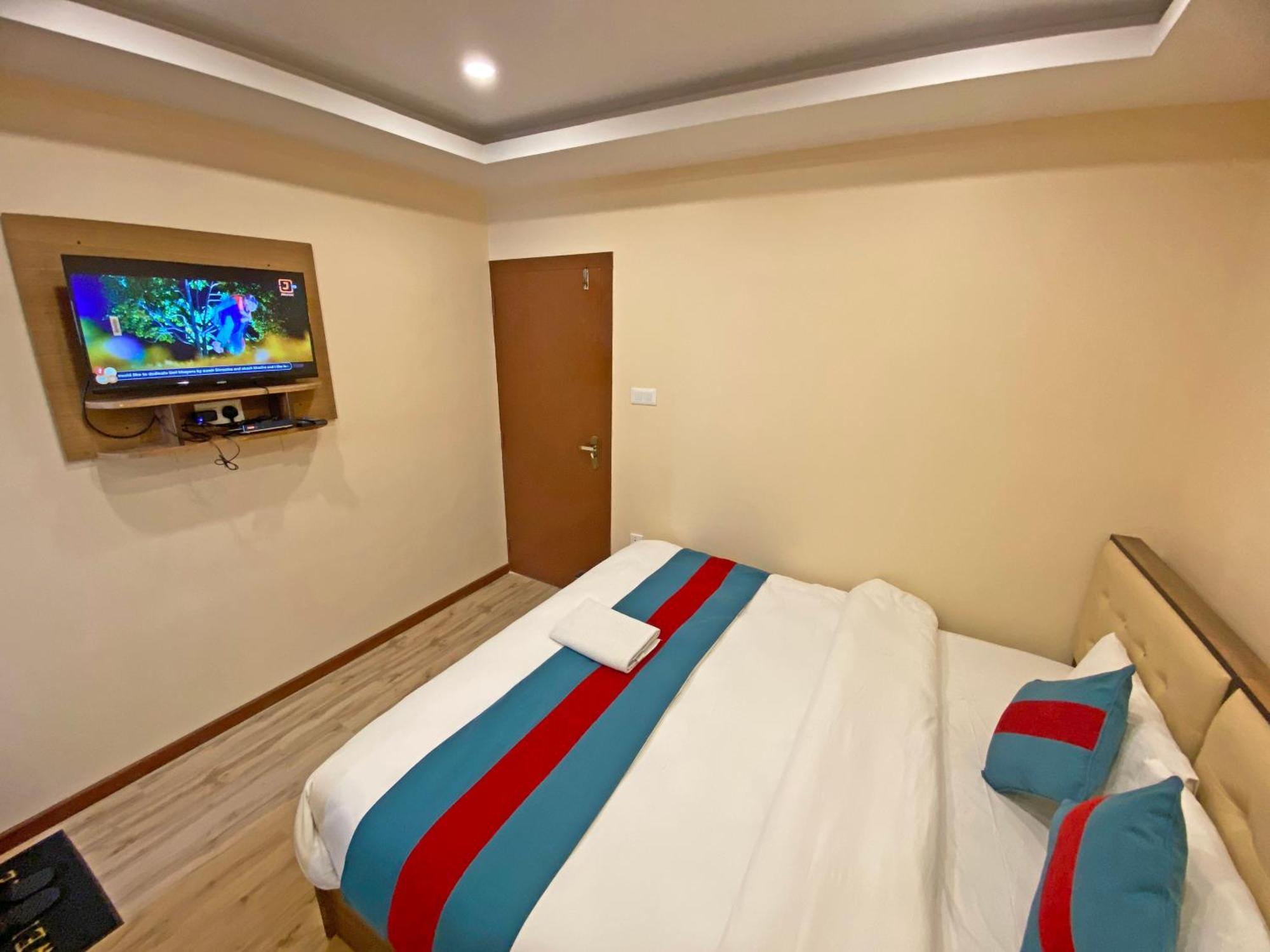 Hotel Airport Holiday Katmandu Dış mekan fotoğraf