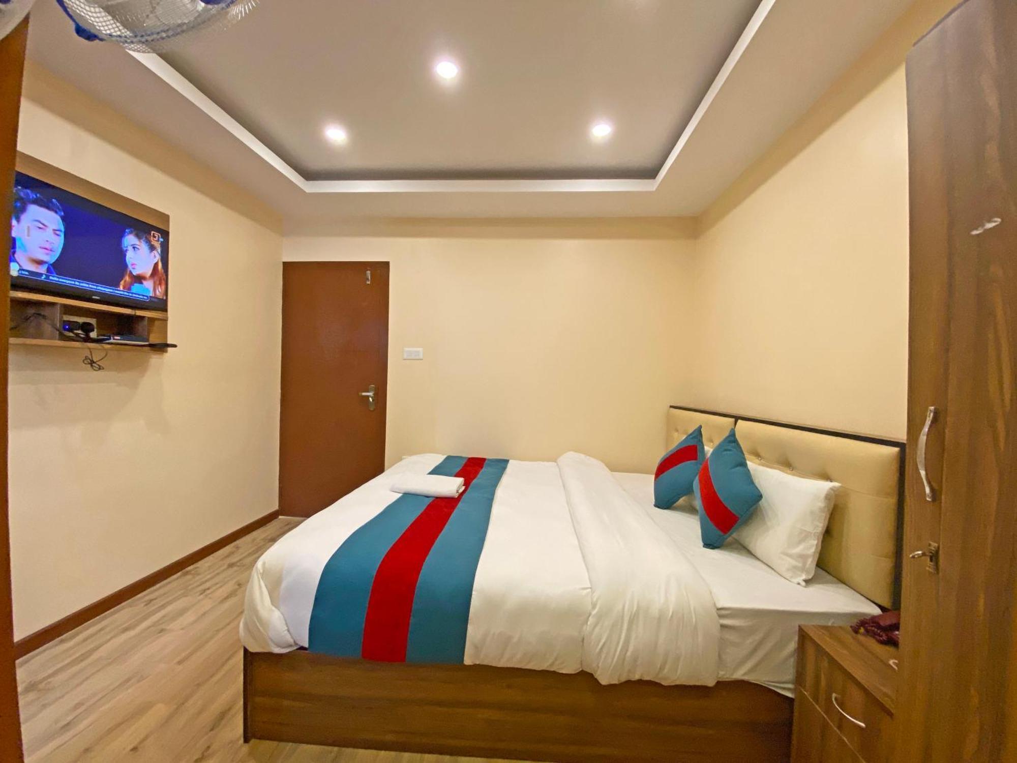 Hotel Airport Holiday Katmandu Dış mekan fotoğraf