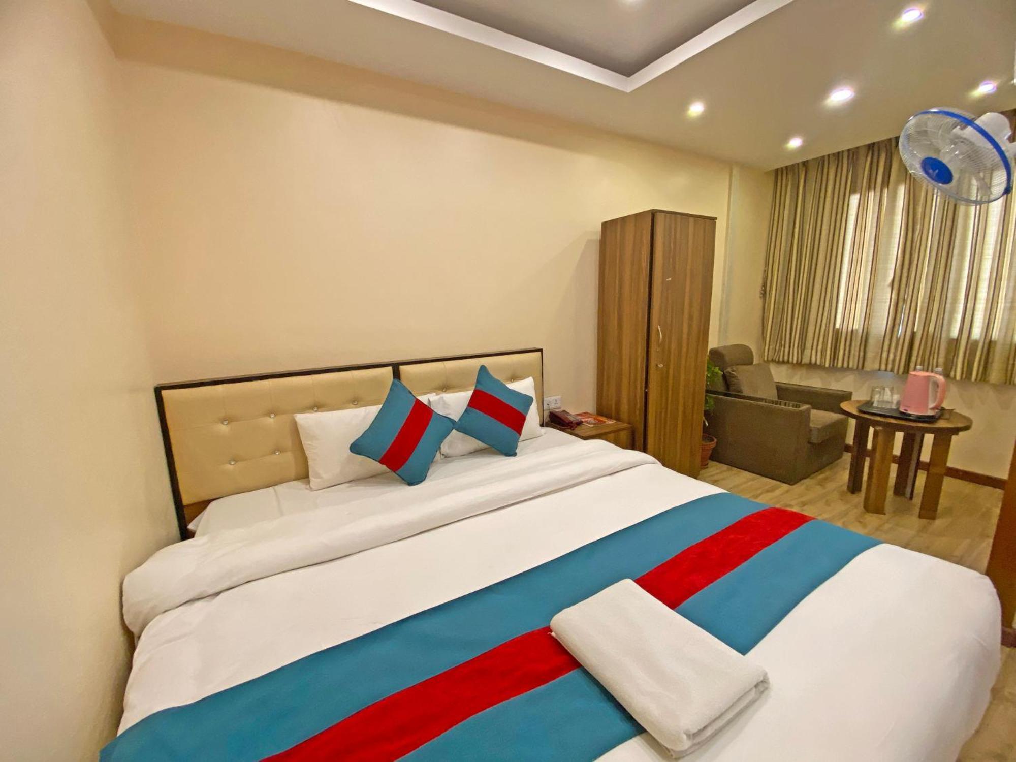 Hotel Airport Holiday Katmandu Dış mekan fotoğraf